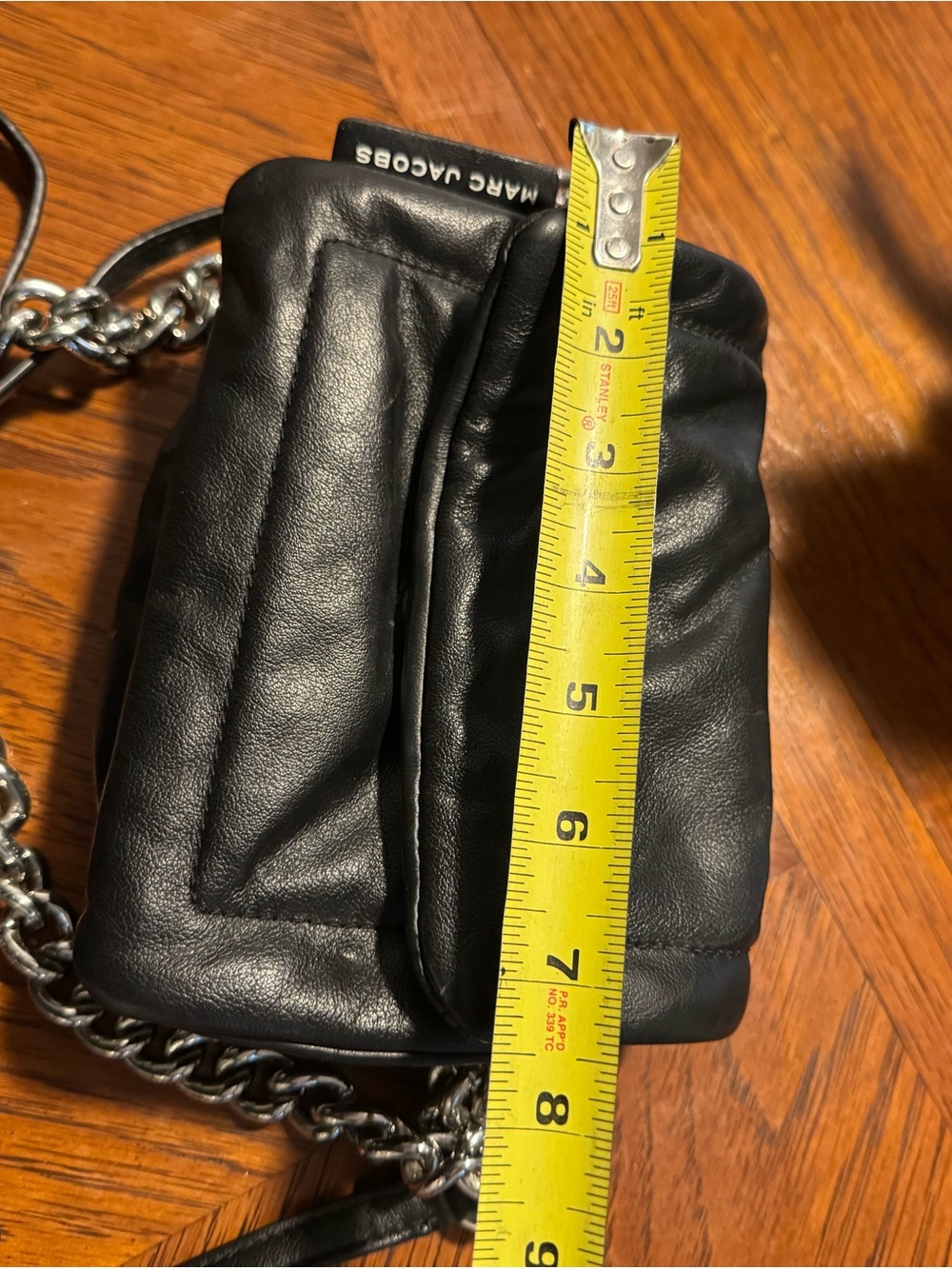 Marc Jacobs Black Leather Cushion Crossbody with Silver Chain - Picture 4 of 6